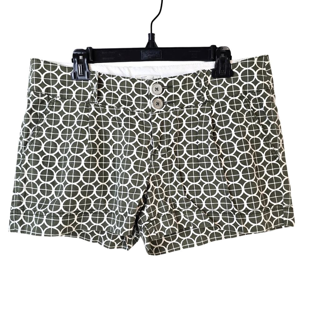 Fossil Shorts Women's 10 Green White Geometric Pattern Summer Beach Coastal